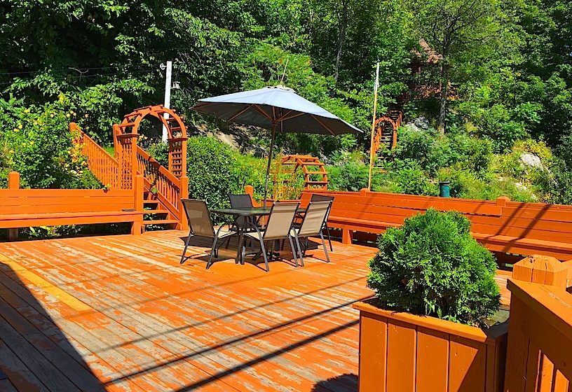 The spacious deck at the Blue Cottage